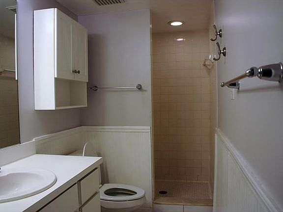 4th image of 111 Cypress Ln #111