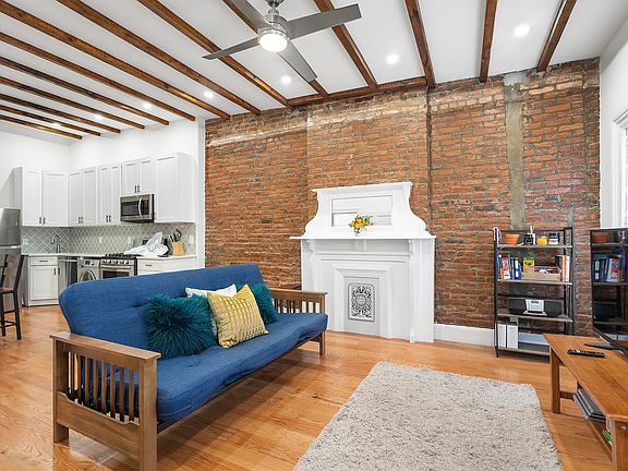 2nd image of 1439 Pacific St #3