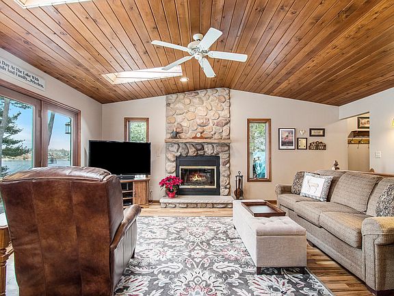 2nd image of 11334 Oakwood Dr