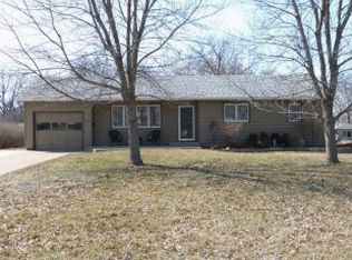 1405 Broadway St, Pella, IA 50219