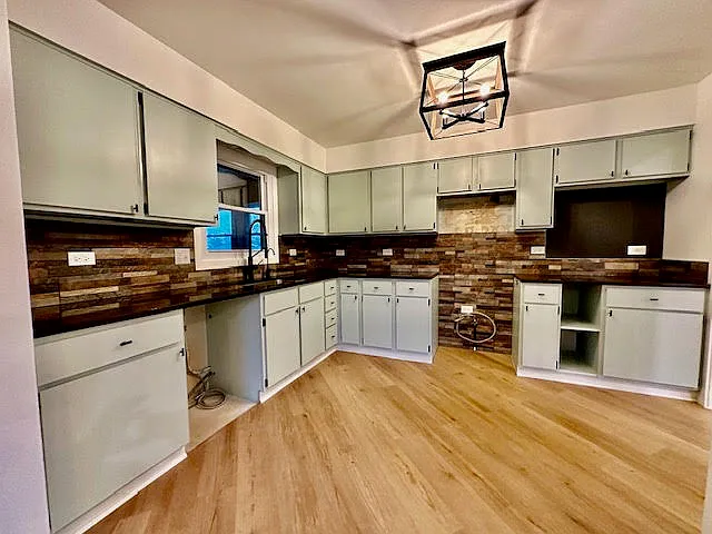 25640 W Glade Dr — Photo 13