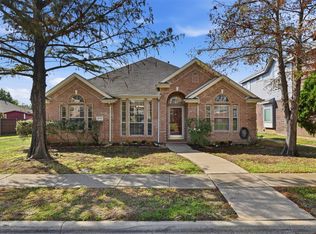 416 Kyle Ln, Lewisville, TX 75067