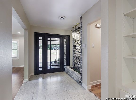 4th image of 2614 Marlborough Dr