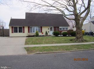 7 Quaint Rd, Levittown, PA 19057