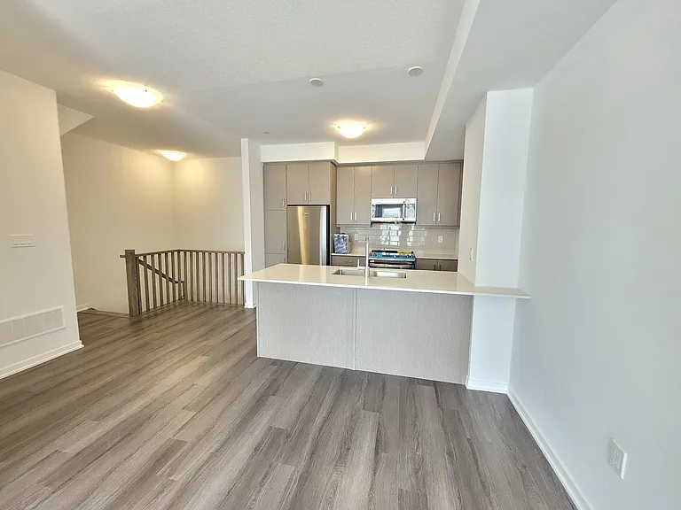 10 Honeycrisp Cres #Townhouse 272 — Photo 17