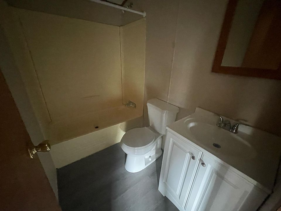 1st image of 33 Terrace Dr