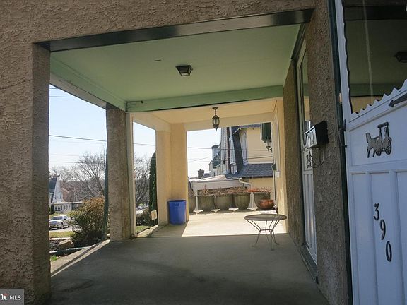 2nd image of 390 Lakeview Ave
