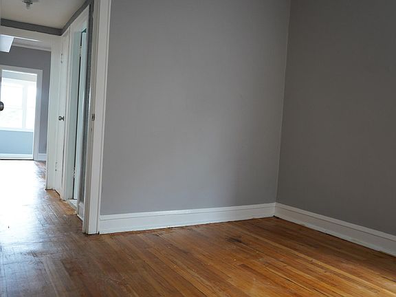 bedroom room
