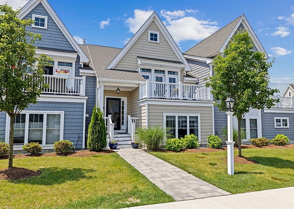 1st image of 20 Mountain Laurel Way