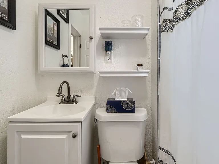 4552 S Logan St — Photo 18