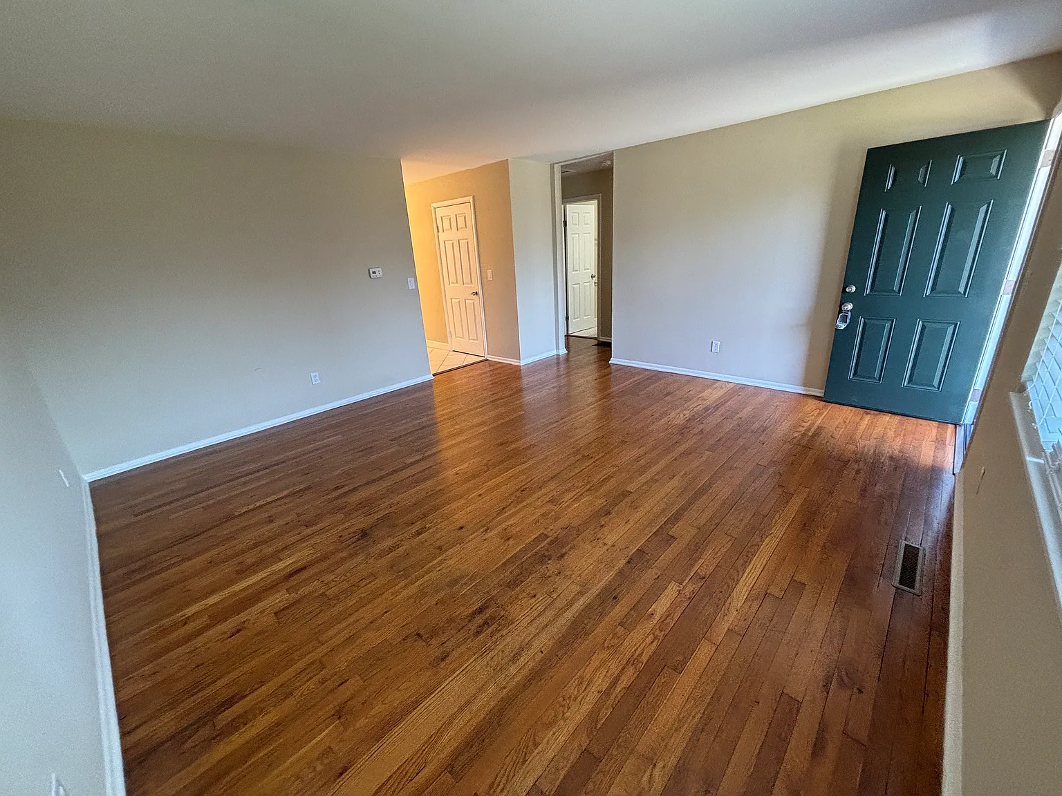 3 bed, 1.5 bath, $1,595 — Photo 2