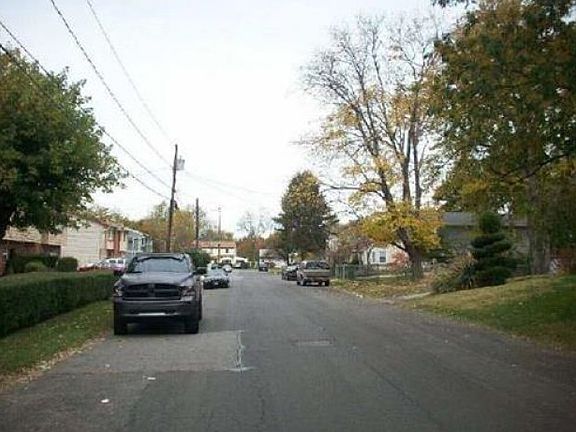 4th image of 791 Bayview Ave