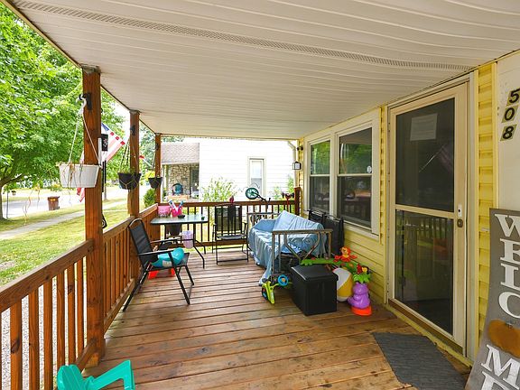 5th image of 508 E 9th St