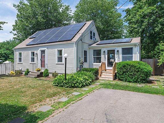 3rd image of 518 Summer St