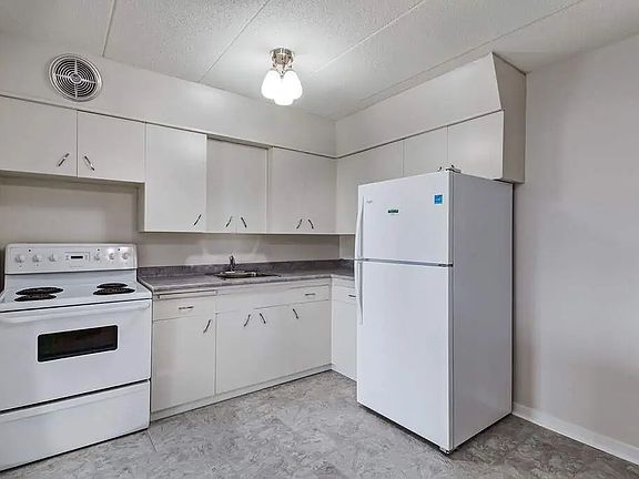5th image of 2630 6th Ave N #1
