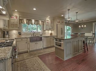 14 Sutton Rd, Lebanon, NJ 08833