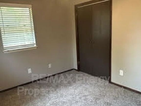 3rd image of 752 W Elder Dr