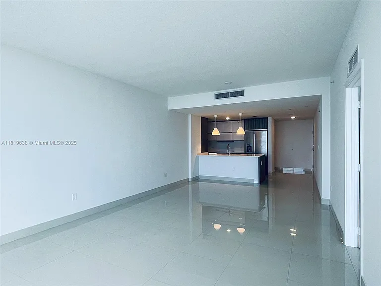 600 NE 27th St #232 — Photo 7