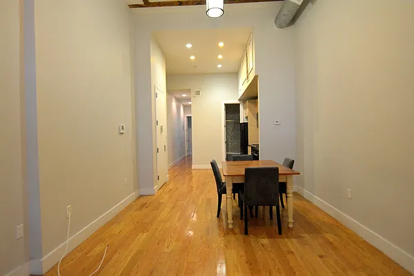 Rented by Hagstrom Management Inc | media 34