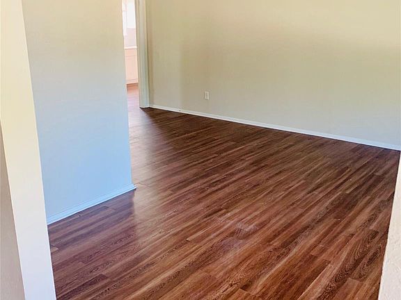 3rd image of 4933 Carol Ct