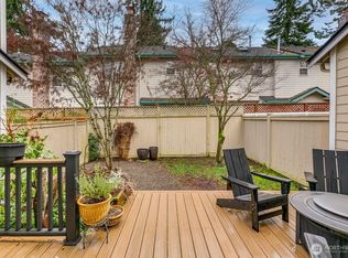 7821 196th St SW APT B, Edmonds, WA 98026