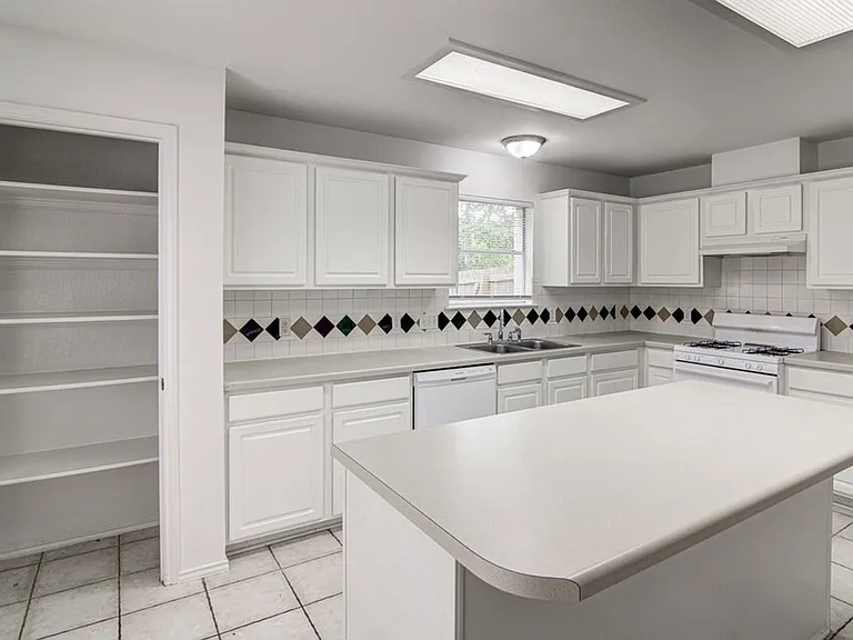 4300 Companeros Way — Photo 12