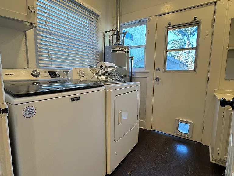 849 N West Knoll Dr — Photo 30