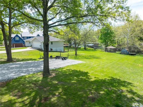 601 Lake Viking Ter, Gallatin, MO 64640