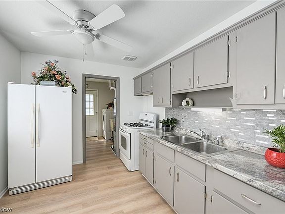 3rd image of 2138 Homewood Dr