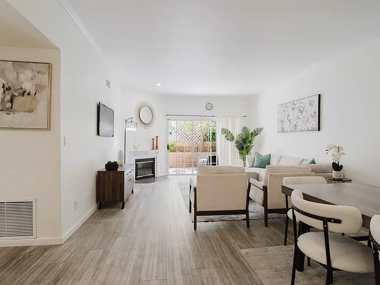 435 E Valencia Ave #105 — Photo 7