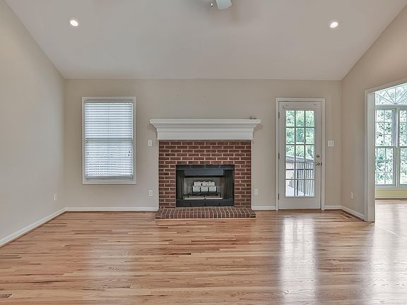 5th image of 2756 Brassfield Cir