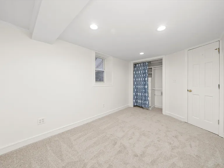 2512 Salem Blvd — Photo 13