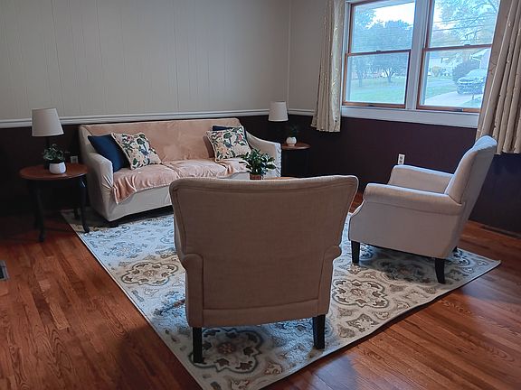 3rd image of 7814 Sunset Dr