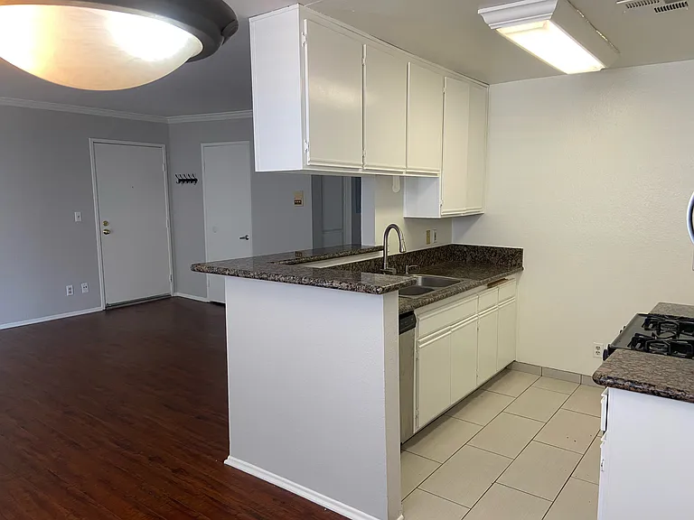 600 N Whitnall Hwy — Photo 12