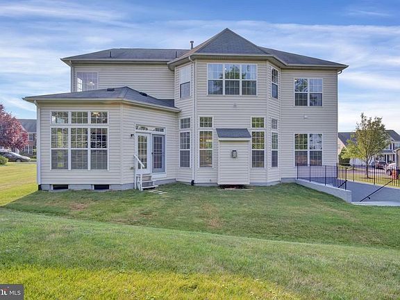 5th image of 118 Stonebridge Dr