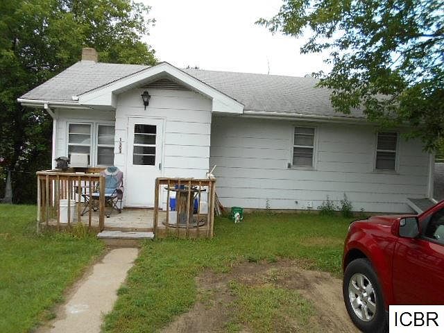 2nd image of 1303 River Rd