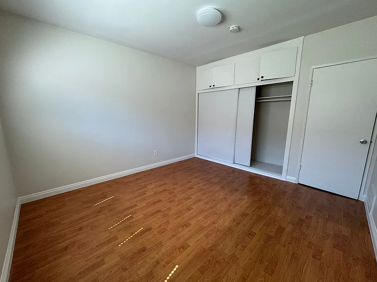 626 E Chevy Chase Dr #15 — Photo 7