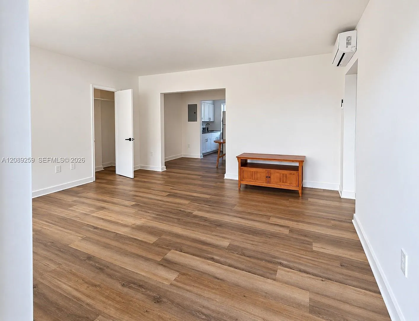 926 79th Ter — Photo 3