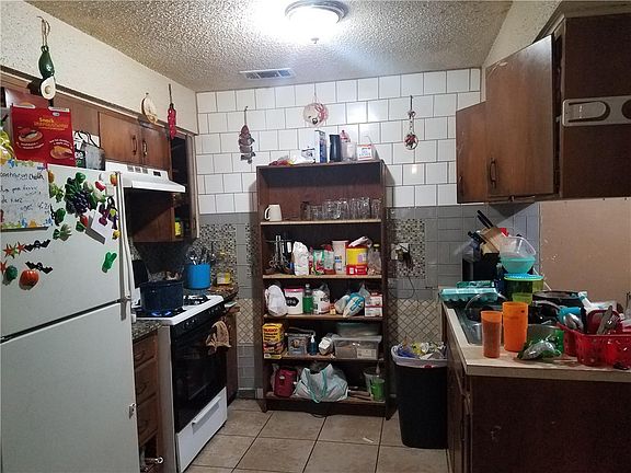 3rd image of 11211 Renel Dr