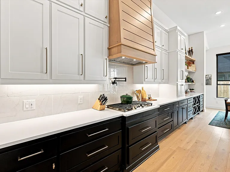 2432 Casia Lndg — Photo 35