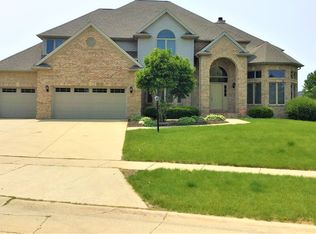 4311 Stonebridge Ct, Champaign, IL