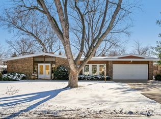 700 McClaran Ave, Aurora, IL 60506