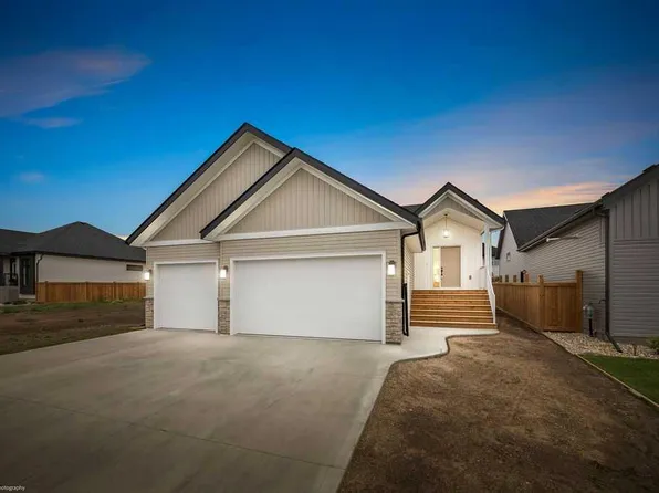 6004 N 13th St, Lloydminster, AB T9V 3L4