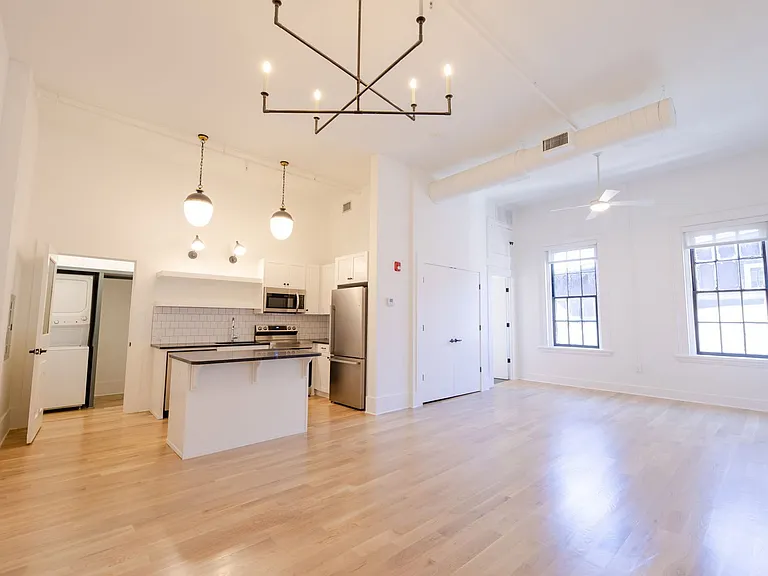 582 Mulberry St — Photo 74