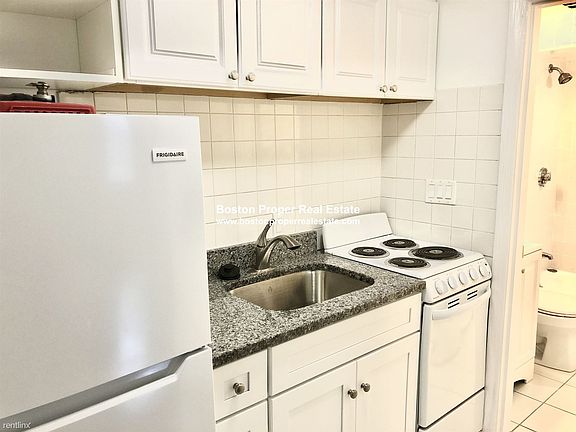 49 Gloucester #2 Boston - Back Bay Unit Photo 5 (1)