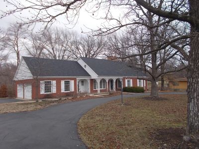 725 Lakeview Rd, Mexico, MO, 65265
