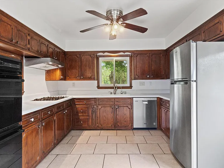 9041 N Rexleigh Dr — Photo 6