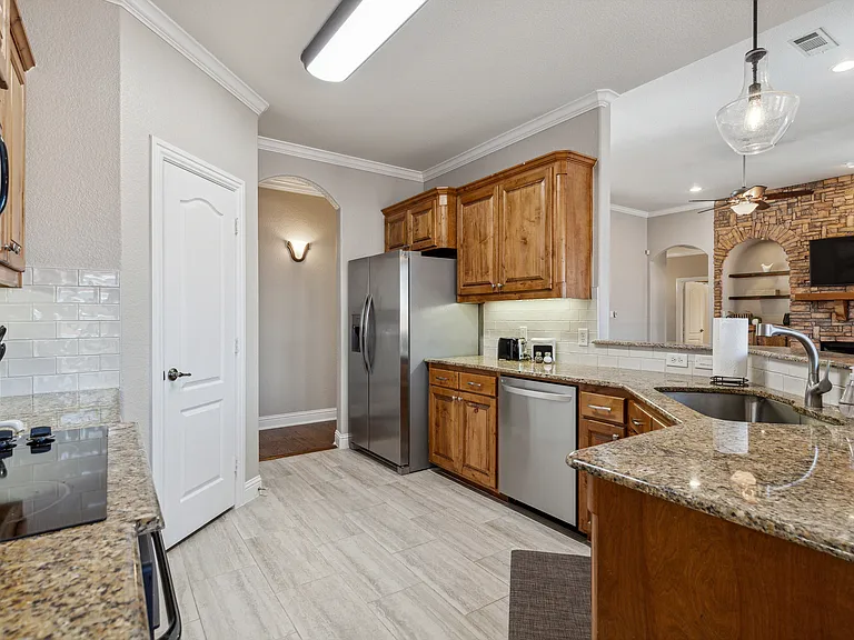 3312 Sycamore Dr — Photo 10