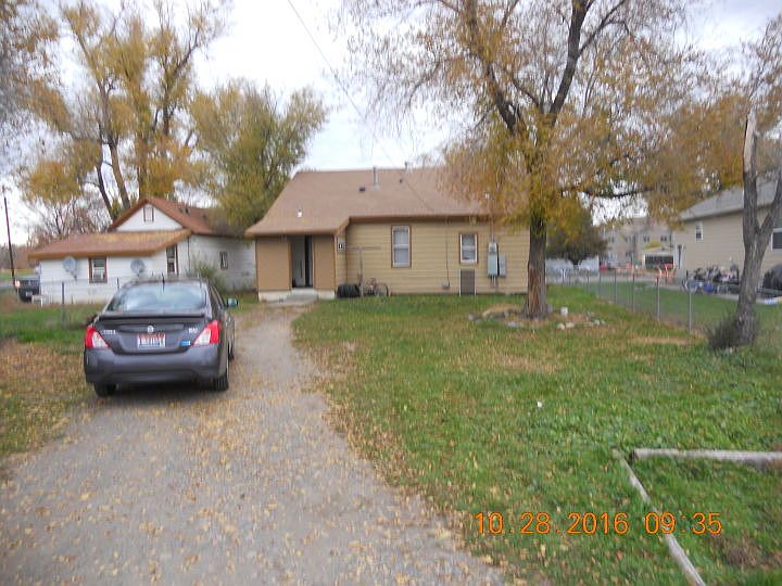 1st image of 806 1/2 S 31st St
