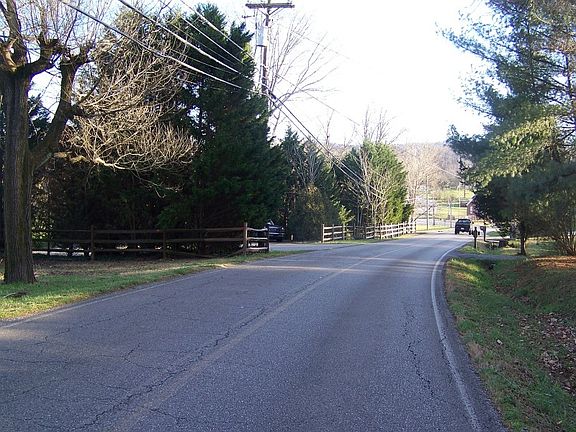 5th image of 3202 Wilkinson Pike